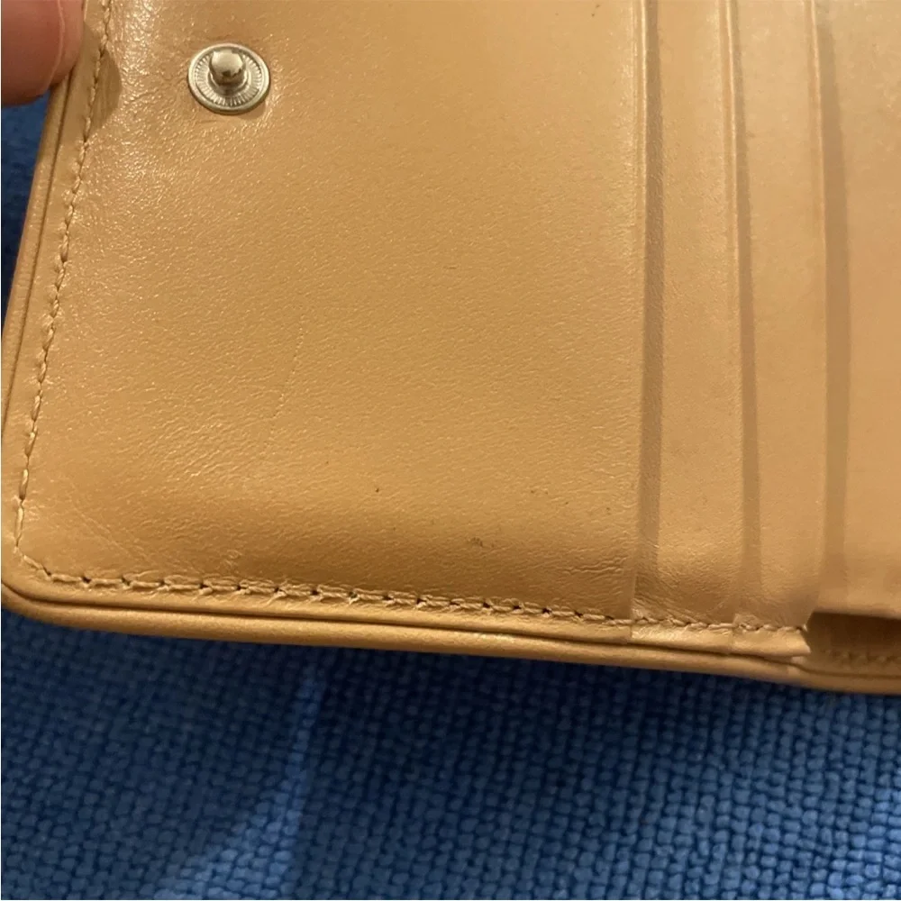 Coach White Leather Wallet Y2K Era Snap Closure 🔥 - Picture 8 of 15